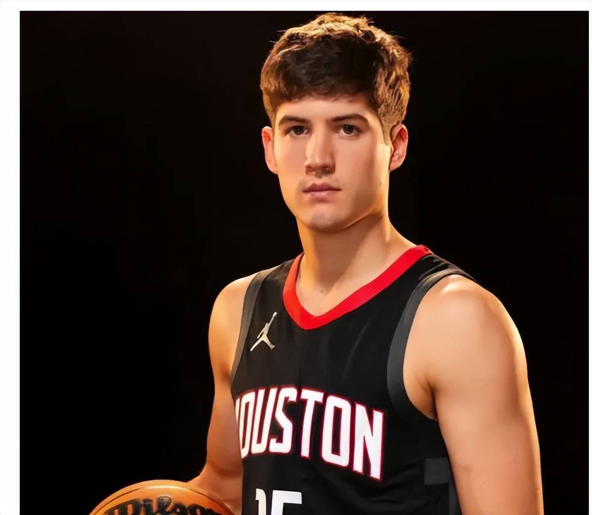 关于休斯敦火箭赛后再遭质疑，志在NBA总决赛名次提升，话题不断，球探报告显示潜力的信息