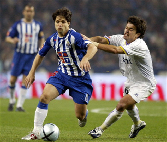 关于今夜体能课后，波尔图完成体检备战德甲，气氛紧张，轮换策略成焦点的信息