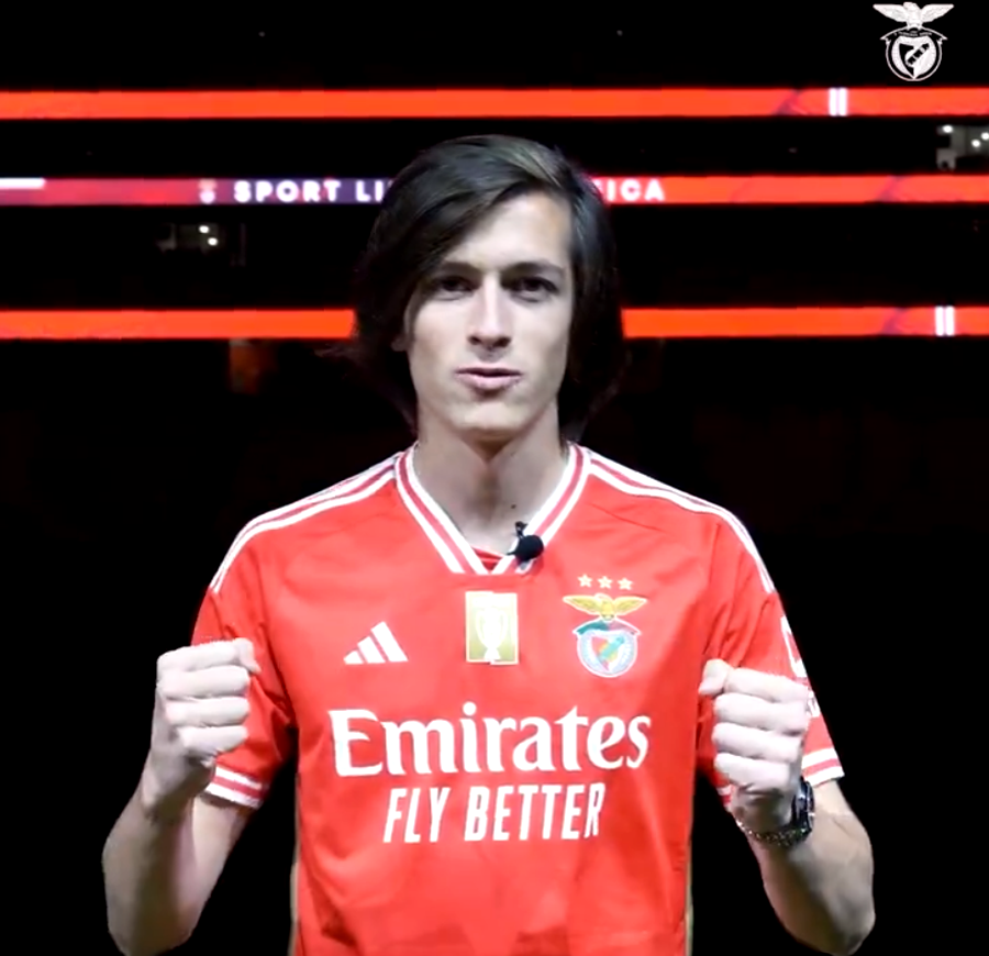 爱游戏体育平台关于本菲卡迎德甲关键赛，今夜官宣签约，底气十足，更衣室氛围转暖的信息