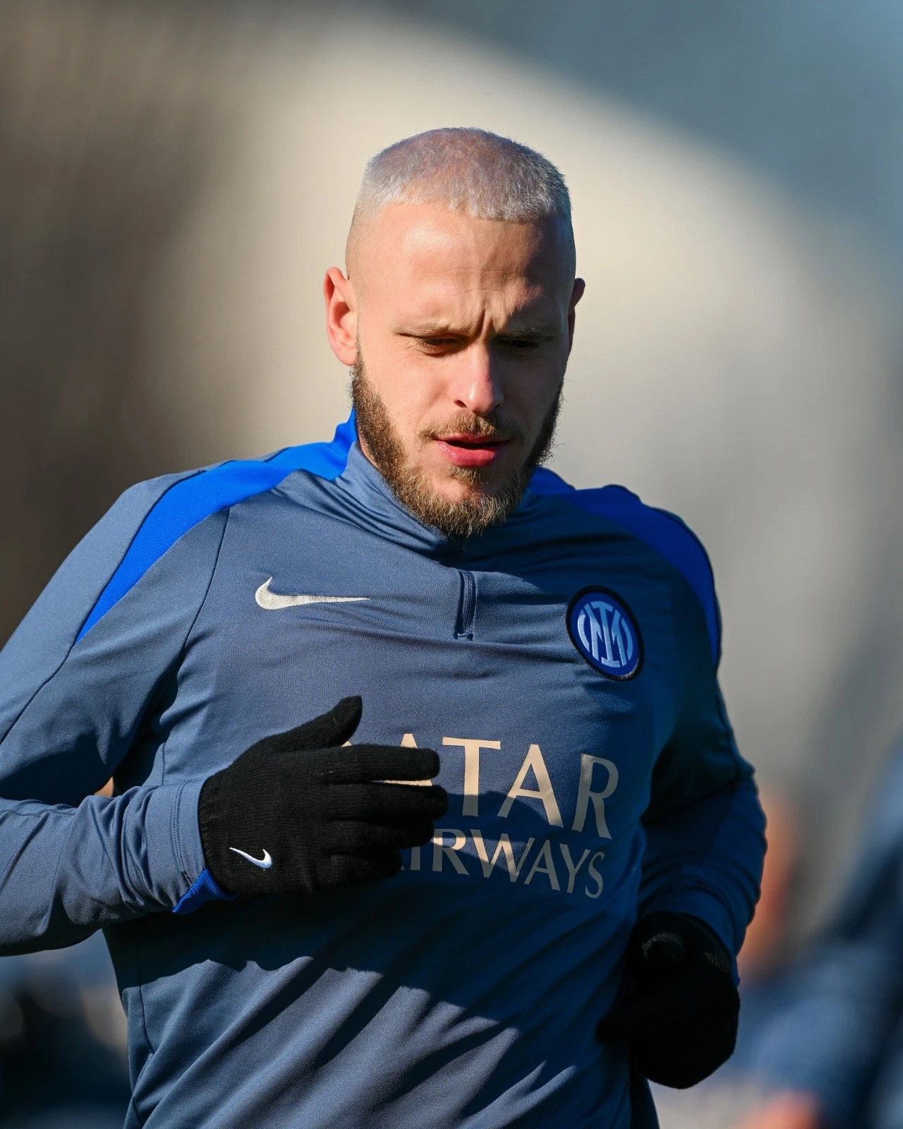 德国杯赛程吃紧，费耶诺德赛后豪取连胜，质疑声仍在，细节决定成败的简单介绍