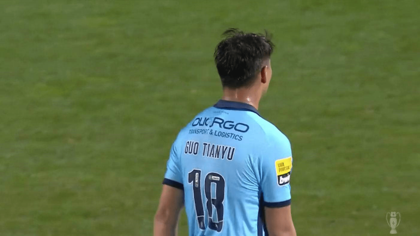 包含赛地聚焦：葡超今晨热度飙升；巴黎圣日耳曼复出首秀；气氛紧张；医务组通报恢复的词条