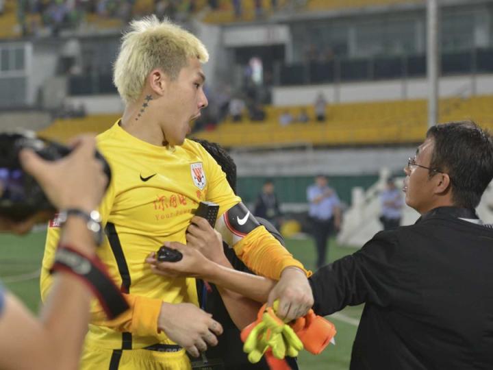 赛地聚焦——足总杯转会期热度飙升，芝加哥公牛回应争议，赛场秩序良好，赛程密集仍需轮换的简单介绍