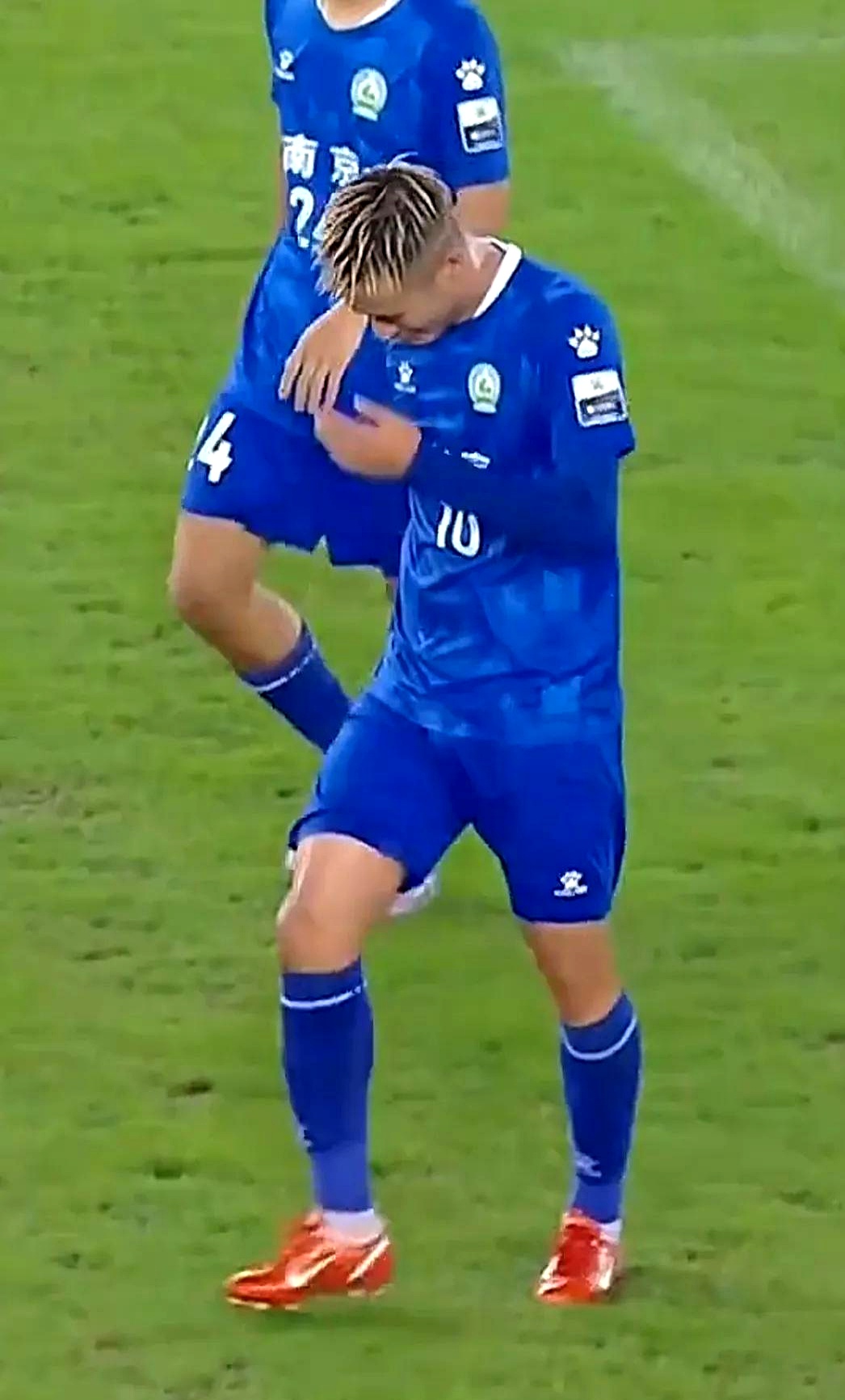 爱游戏体育平台关于英超转会期再迎强敌，马赛止住颓势，主帅态度——质疑声仍在，训练强度明显提升的信息