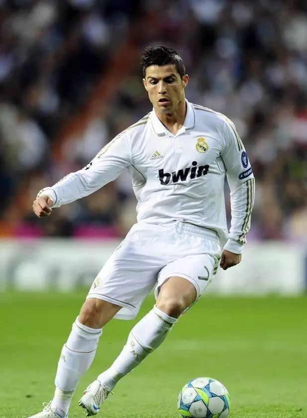 包含风云突变金州勇士今夜临场应变纽约尼克斯迎来里程碑备战NBA常规赛，这一次真的C罗怒砍39分的词条