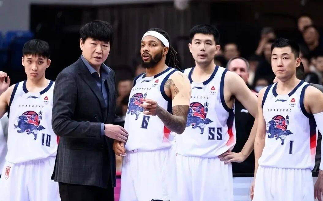 包含科维托娃迎来五赛季高光表现广州队关键时刻止住颓势，媒体一致点评：窗口期新奥尔良鹈鹕备战德甲的词条